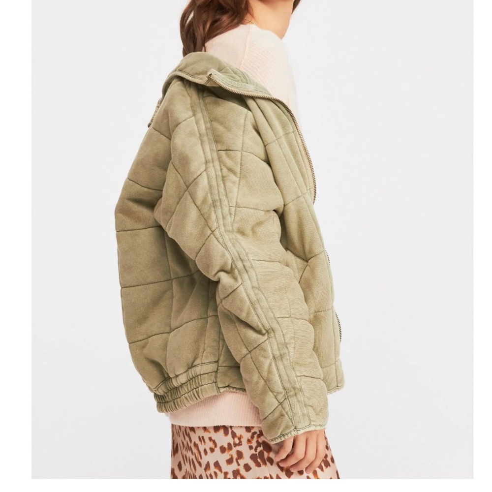 FREE PEOPLE Dolman Quilted Jacket 💚💚